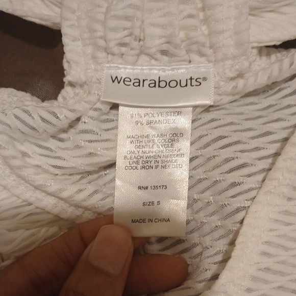 Chic White Swinsuit Cover Up with a halter neckline - Picture 4 of 4